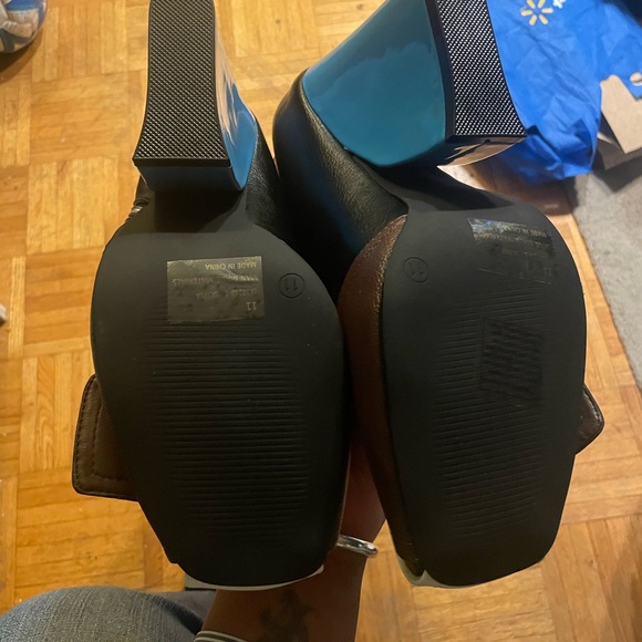 Black Heeled Boots - Picture 3 of 14